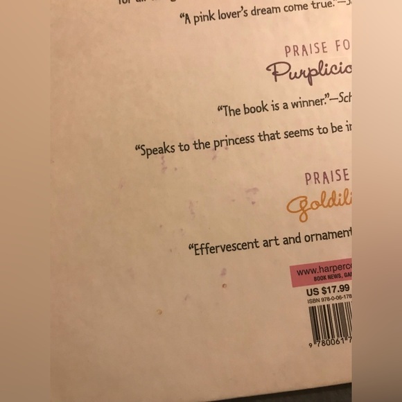 Fancy Nancy/Pinkalicious Books Bundle - Picture 10 of 12